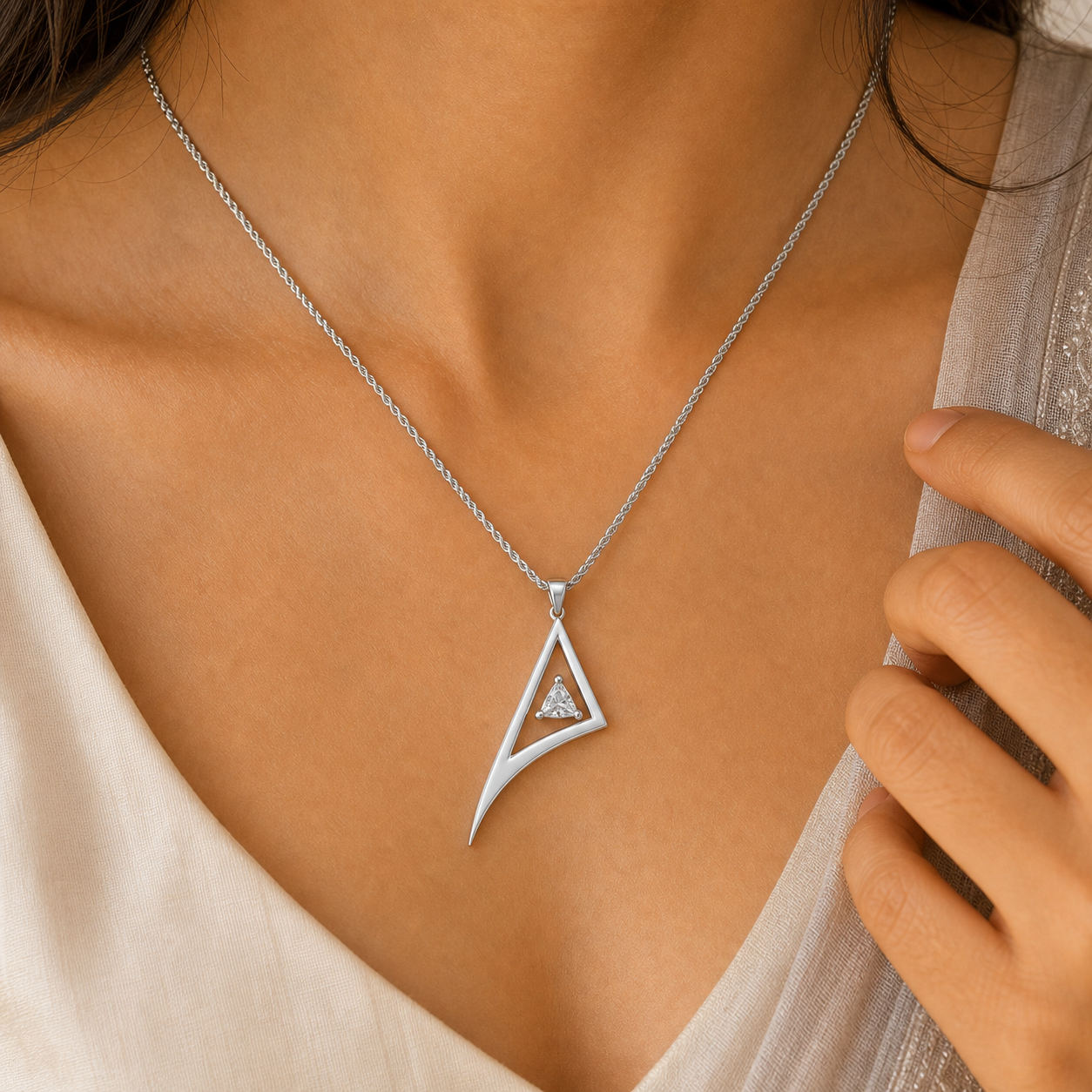 Aurgat Trapped Solitaire Sterling Silver Pendant