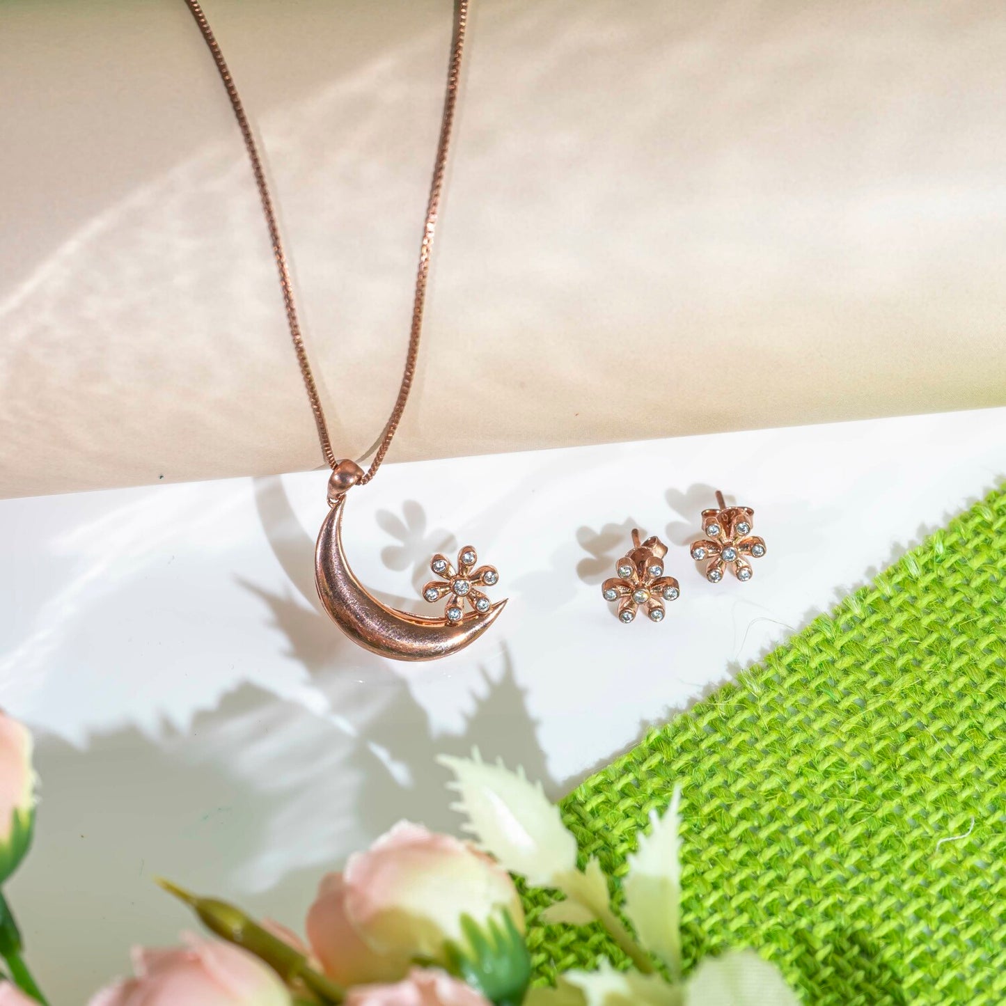 Aurgat Rose gold Flower And Moon Pendant Set