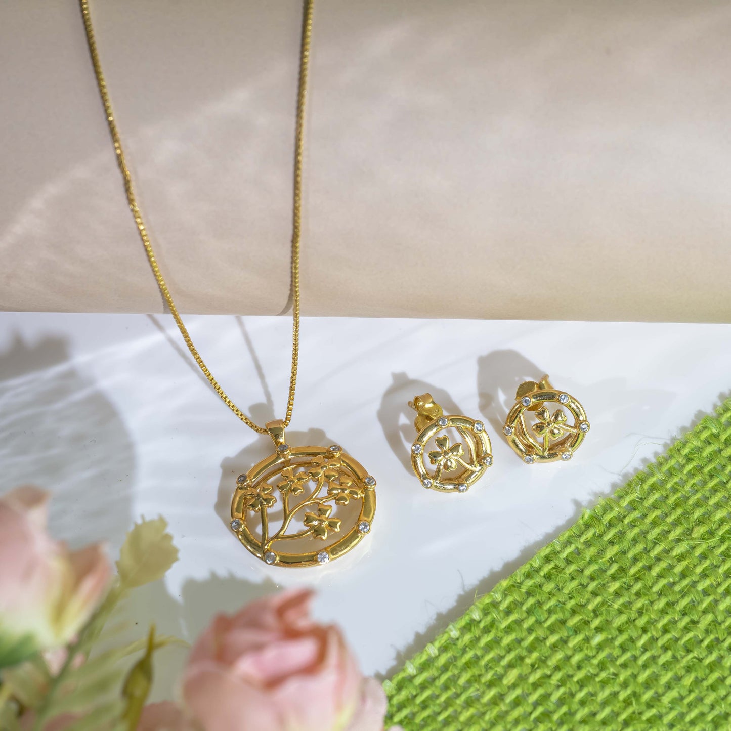 Aurgat Sacred Petals 18K Gold Plated Pendant Set