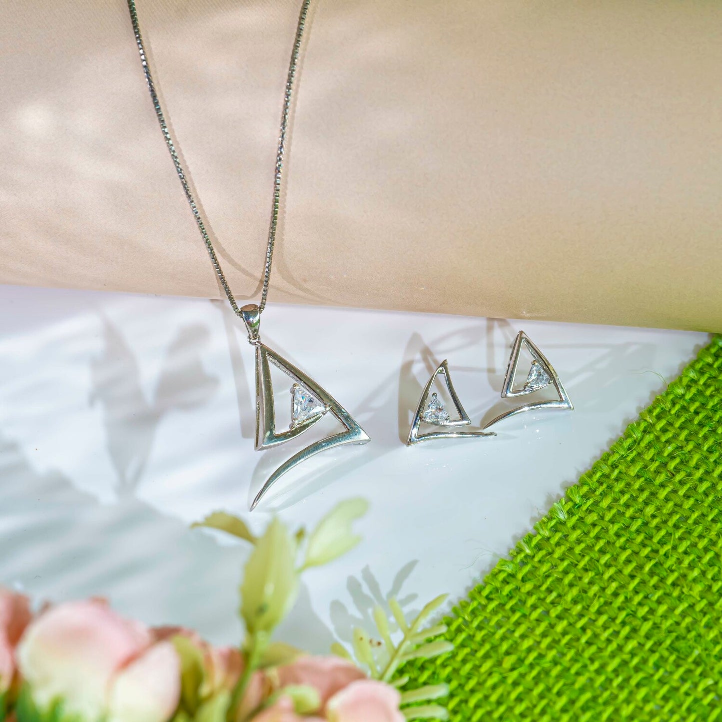 Aurgat Trapped Solitaire Sterling Silver Pendant Set