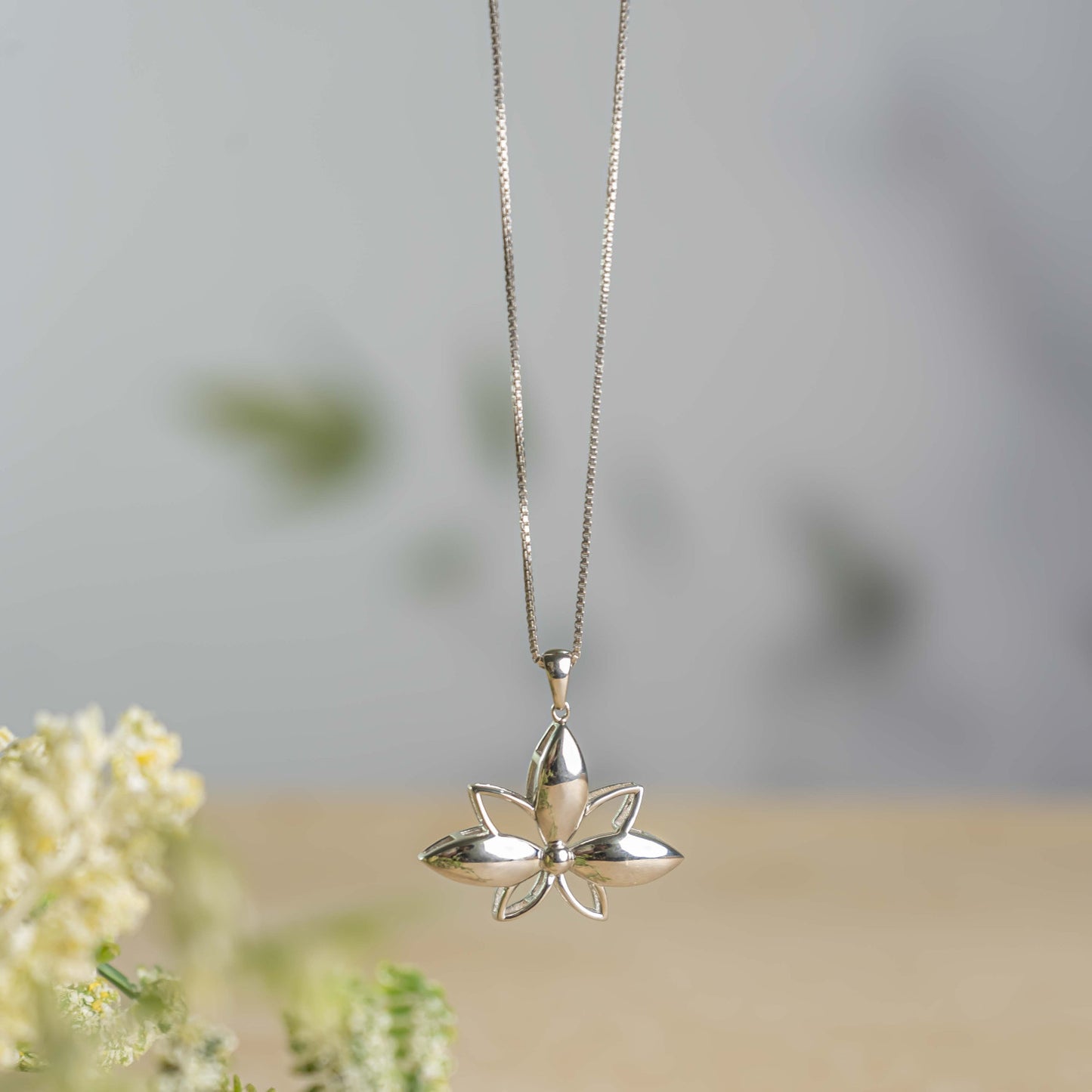 Aurgat Petals Fly Silver Pendant