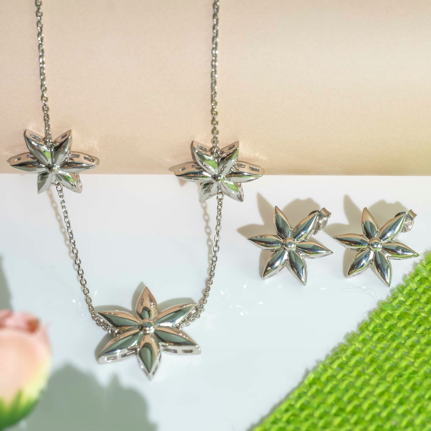 Aurgat Dazzling Stars Sterling Silver Pendant Set