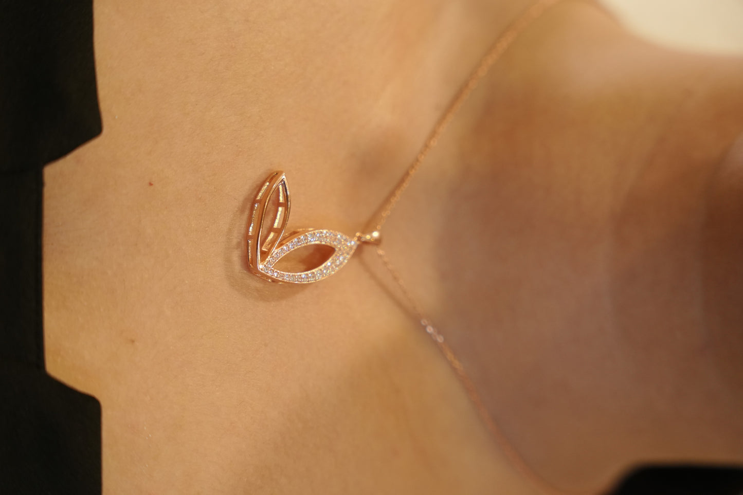 Aurgat Queenly Tea Leaf Drop Rose Gold Pendant Set