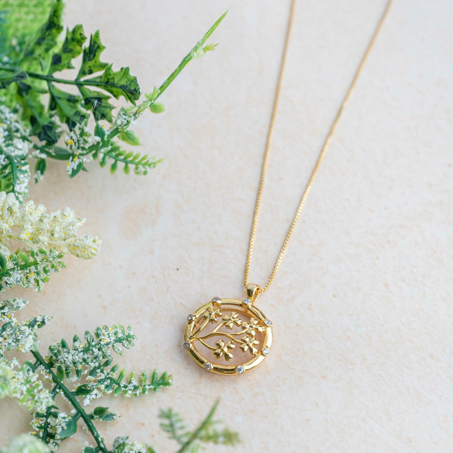 Aurgat Sacred Petals 18K Gold Plated Pendant Set