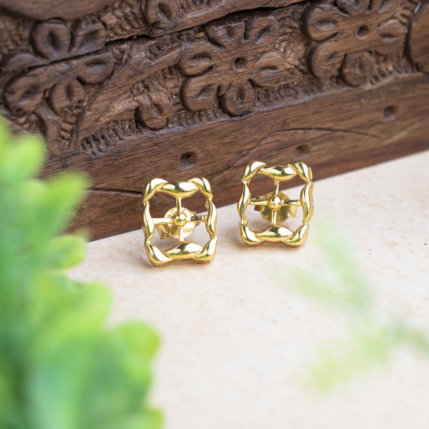 Aurgat Window of Wisdom 18K Gold Plated Pendant Set