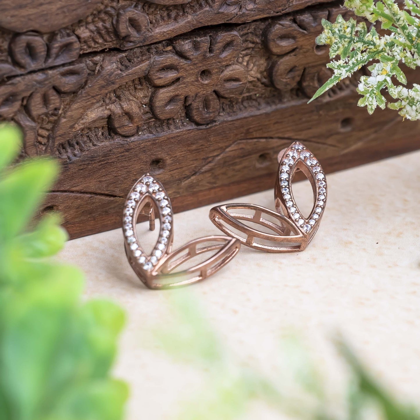 Aurgat Queenly Tea Leaf Drop Rose Gold Pendant Set